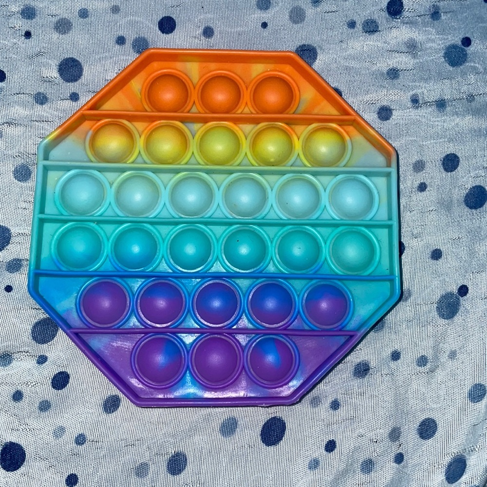 Rainbow pop it